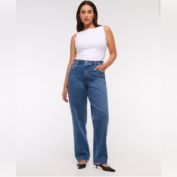 Abercrombie & Fitch Denim - Abercrombie and Fitch 90s Straight Ultra High Rise 30/10